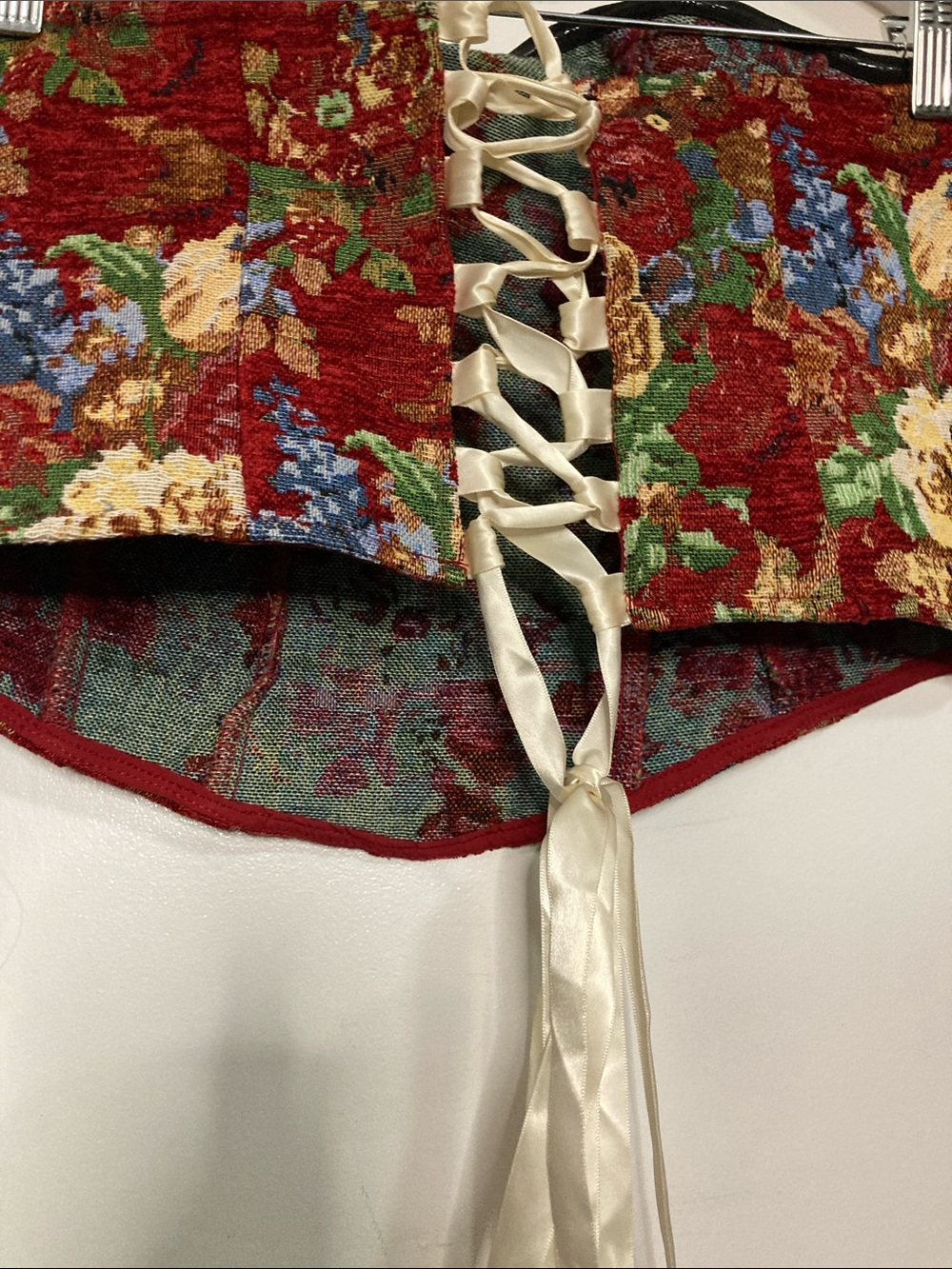 Cider Red Floral Brocade Corset Crop Top - Picture 3 of 6